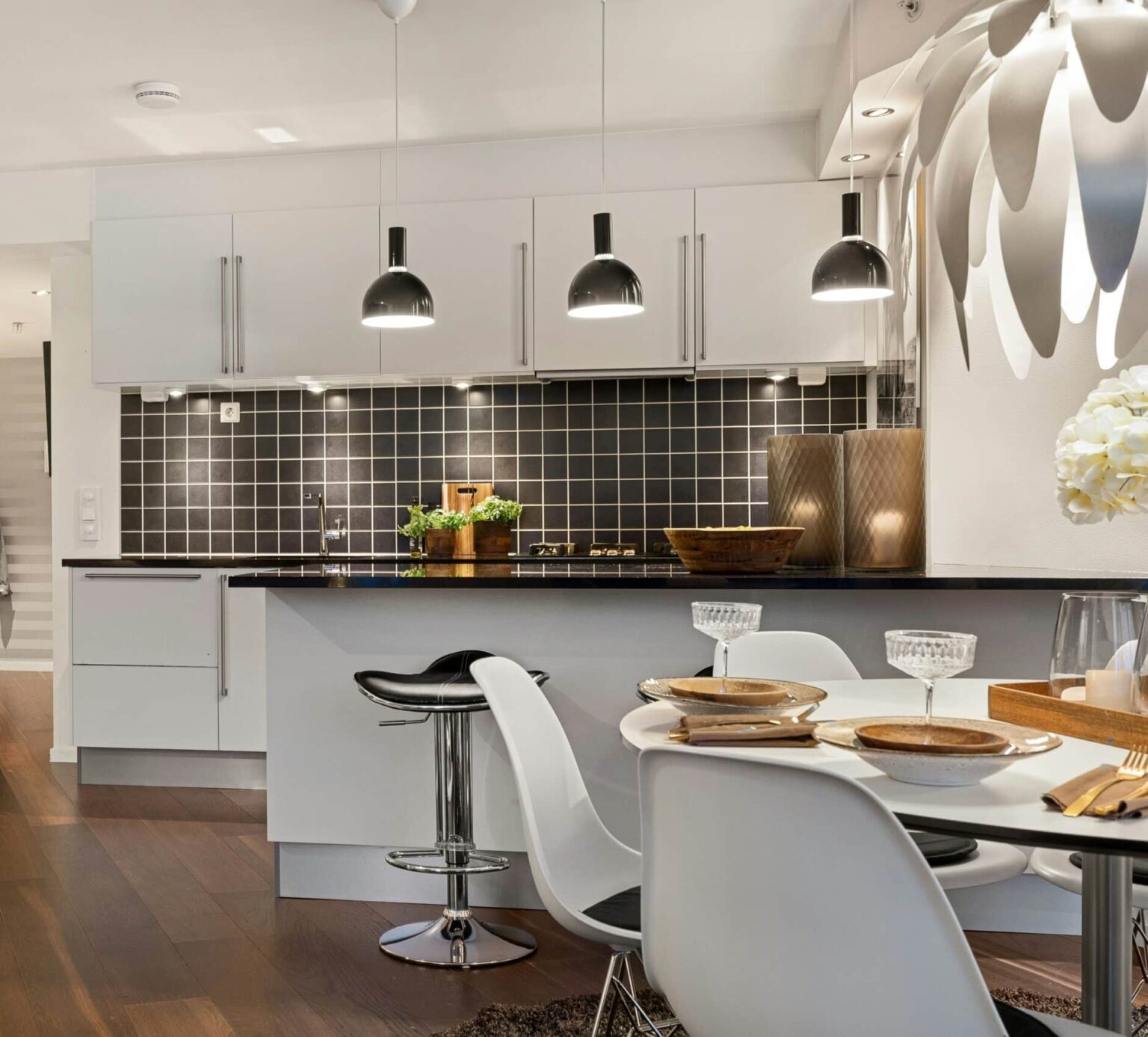 MT Home Remodel can execute customized kitchen projects in Old Lyme